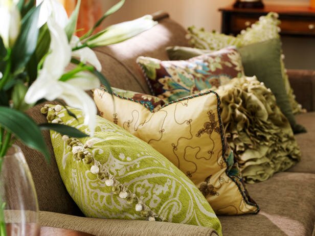 RX-Pier-One_05-Several-pillows-on-couch_s4x3_lg.jpg