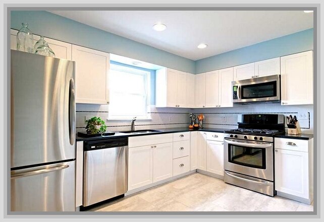white-kitchen-cabinets-with-stainless-steel-appliances-5hrt0jx0.jpg