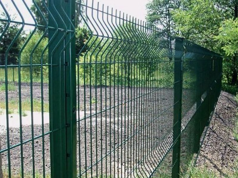 Забор из сварной сетки с полимерным покрытием.jpg